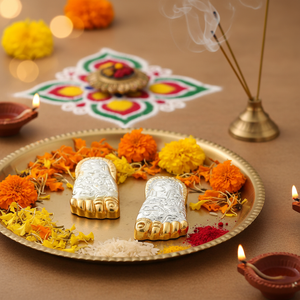 Par de Lakshmi Padukas Premium |   Ídolo Sagrado para el Hogar, Templo, Oficina o Escritorio |   Regalo de Prosperidad, Rituales y Bendiciones - Product Image 4