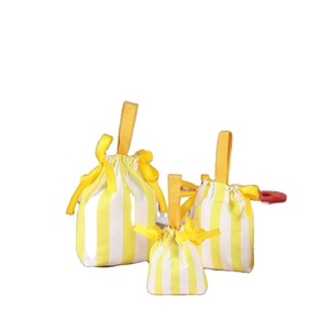 Sacs cadeaux en toile rayés, durables, à boucle, multicolores, de petite taille, pour mariages, fêtes et Noël - Product Image 1