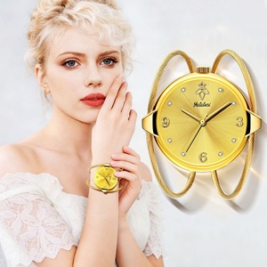 <span class=keywords><strong>Montre</strong></span> à quartz minimaliste pour <span class=keywords><strong>femme</strong></span>, cadran en verre de 32 mm, bracelet en alliage d'inspiration coréenne avec accents de diamants, résistante à l'eau jusqu'à 10 m, analogique - Product Image 4