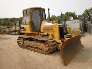 Бульдозер/Экскаватор <span class=keywords><strong>CAT</strong></span> D4G 2006 года, 8260 кг, мощность 60 кВт, объем отваловки 2 м³ - Product Image 2