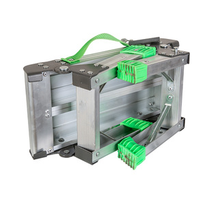 Tabouret de travail pliant compact en aluminium haute résistance avec embouts anti-roulement verts pour peintre et réparation automobile - Product Image 3