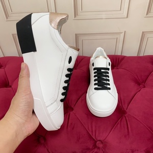 This luxurious men's mesh shoes feature shock absorption and lightweight design, presenting a fashionable and casual look for - Product Image 3