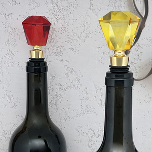 <span class=keywords><strong>Bouchon</strong></span> de bouteille de <span class=keywords><strong>champagne</strong></span> en cristal coloré <span class=keywords><strong>personnalisé</strong></span> en forme de diamant souvenir de <span class=keywords><strong>mariage</strong></span> en métal - Product Image 4