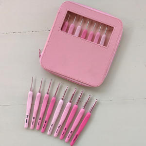 Ensemble <span class=keywords><strong>9</strong></span> outils de tricotage au crochet en aluminium avec poignée en plastique souple dégradé de couleur <span class=keywords><strong>aiguille</strong></span> de chandail 2mm d'épaisseur emballage en PU de style simple - Product Image 3