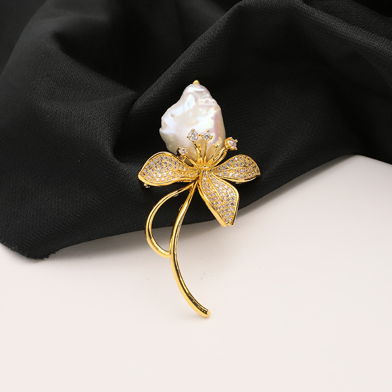 GO0382-1 Broche fleur baroque
