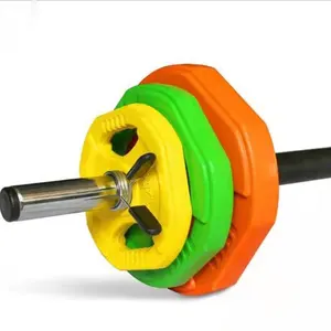 เพาะกาย Powerlifting 20 กก.Barbell Bar ชุดที่มีสีสัน Barbell ยางกันชนแผ่นน้ําหนักการฝึกความแข็งแกร่ง