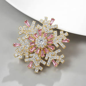 Broche Flocon de Neige Rotative en Cristal CZ de Haute Qualité pour Femme, Bijou Plaqué Or, Vente en Gros - Product Image 1