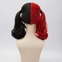 Haute qualité Harleen Quinzel Anime perruque 45cm moyen Long bouclés rouge noir mixte Harley Quinn Peluca synthétique Cosplay Costume perruque