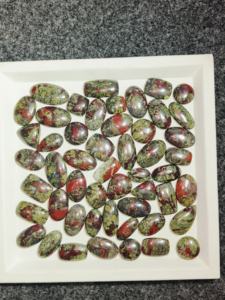 Venta al por mayor Dragon Blood Jasper cabujón par de piedras preciosas sueltas naturales para diseñadores de joyas pares a juego - Product Image 6