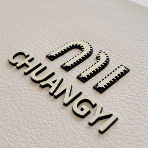 יוקרה סיליקון 3d לוגו העברת חום תוויות אופנה גומי מובלט עבור בגדים חולצות תיקים - Product Image 5