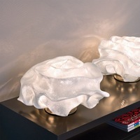 Lampe de chevet design moderne minimaliste de luxe léger avec motif tulipe, lumière d'ambiance décorative pour table