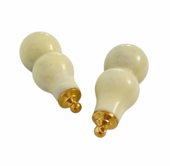 white color natural jade charm crystal bottle necklace with perfume