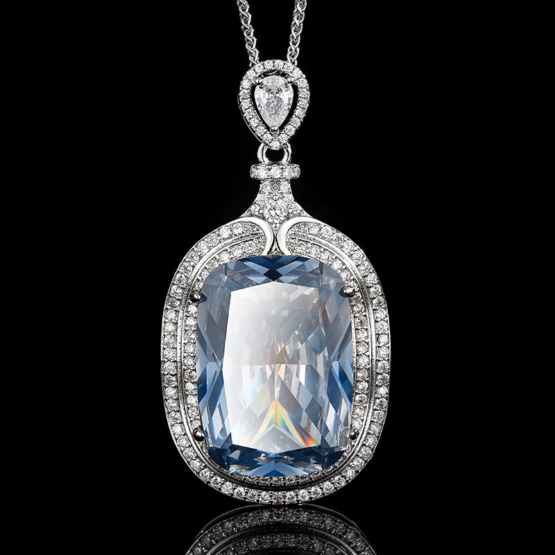 Pendentif plaqué Bleu Blanc avec chaîne Chopin