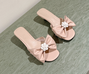 2025 트렌드 럭셔리 맞춤형 채널 여성의 휴가 샌들 비치 스타일 진짜 가죽 슬리퍼 여름 캐주얼 비치 샌들 - Product Image 6