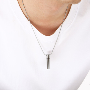 Collar con Colgante Cilíndrico, Eslabones de Cadena de Tres Colores con Colores Seleccionables, Diseño Geométrico Moderno para Hombres, Ideal para Fiestas - Product Image 6