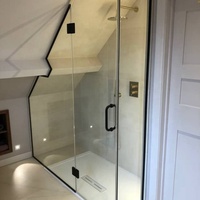 Cabine de douche simple et moderne à prix avantageux