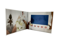 Brochure vidéo LCD de luxe à écran HD de 7 pouces Carte de voeux vidéo d'invitation numérique avec style d'amour en papier de qualité supérieure