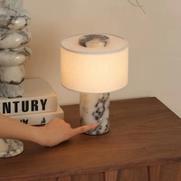 Lampe de table moderne en marbre, abat-jour en tissu, lampe de chevet LED à piles pour chambre à coucher, hôtel, chambre d'hôtes, décoration intérieure