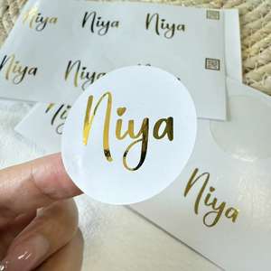 Etiquetas Adhesivas Redondas de PVC Impermeables con Logotipo en Dorado para Embalaje - Product Image 1