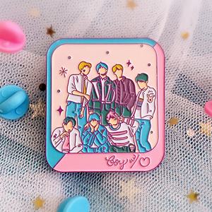 เข็มกลัดโลโก้แบบกำหนดเองสำหรับมืออาชีพ  เคลือบทองคำสีกุหลาบ  แบบมีกลิตเตอร์  ลายการ์ตูนอนิเมะ  เคลือบเงาแบบนิ่มและแข็ง  สำหรับเป็นของขวัญ - Product Image 3