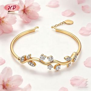 Brazalete de Latón Moderno con Baño de Oro de 18K y Circonitas AAA, Diseño de Hoja de Vid con Cadena, para Aniversario, Brazalete de Moda - Product Image 2