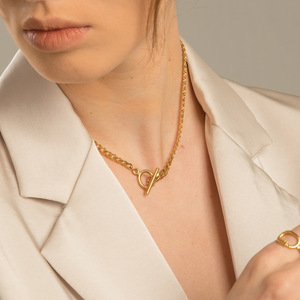 قلادة فاخرة تصميم محراب بحس متقدم قلادة مزاجية - Product Image 3