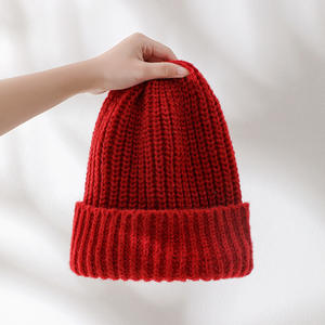 Bonnet tricoté en acrylique chaud de bonnet unisexe <span class=keywords><strong>d</strong></span>'hiver de couleur pure avec tuque de protection <span class=keywords><strong>d</strong></span>'oreille solide de Pom - Product Image 5
