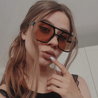 Lunettes de soleil rétro haut de gamme à monture large avec charnière métallique, haute valeur esthétique, résistantes aux UV400, idéales pour la photographie
