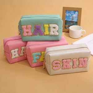 Trousse de Toilette DIY en Cuir PU avec Patch Brodé, Faible MOQ, Personnalisable avec Lettres, Sac Cosmétique de Voyage pour Femme - Product Image 1