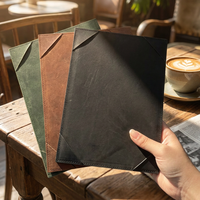 Porte-menu promotionnel A5 en cuir de vachette gaufré avec logo, support de menu moderne et durable, couverture rechargeable pour restaurant, avec clip.