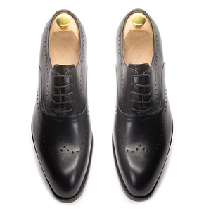 Chaussures Oxford de haute qualité fabriquées à la main sur mesure en cuir véritable à grain supérieur pour hommes pour les occasions d'affaires quotidiennes - Product Image 6