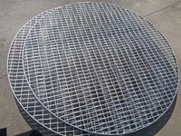 Grille industrielle en acier pour terrasse, panneau métallique, couvercles de tranchées en acier, grille en acier 325
