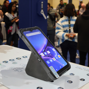 Điện thoại thông minh Android 13 màn hình LCD 5.7 inch kiểu dáng đẹp, CPU Octa Core T616, <span class=keywords><strong>RAM</strong></span> 8GB, ROM 128GB (tùy chọn), NFC, hỗ trợ LTE, pin 4000mAh - Product Image 4