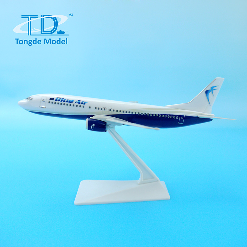 Model Plan Blue Air 1/200 16cm Boeing 737-400 - Gift Idea