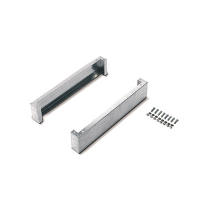 Support de fixation en métal galvanisé Fami Plinth pour armoires de vestiaire L50 D498 H100 avec vis - Product Image 1
