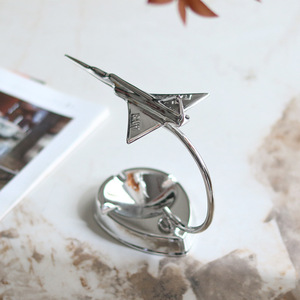 Posacenere Decorativo a Forma di Aeroplano in Lega, Design Moderno e Semplice per Casa, Hotel, Club, Reception - Product Image 2
