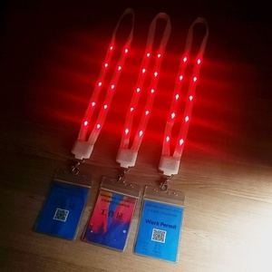 Lanyards Luminosos LED de Nailon Reutilizables y Duraderos al por Mayor para Graduaciones, Ramadán, Acción de Gracias, Eventos Comerciales, Ferias y Visitantes - Product Image 1