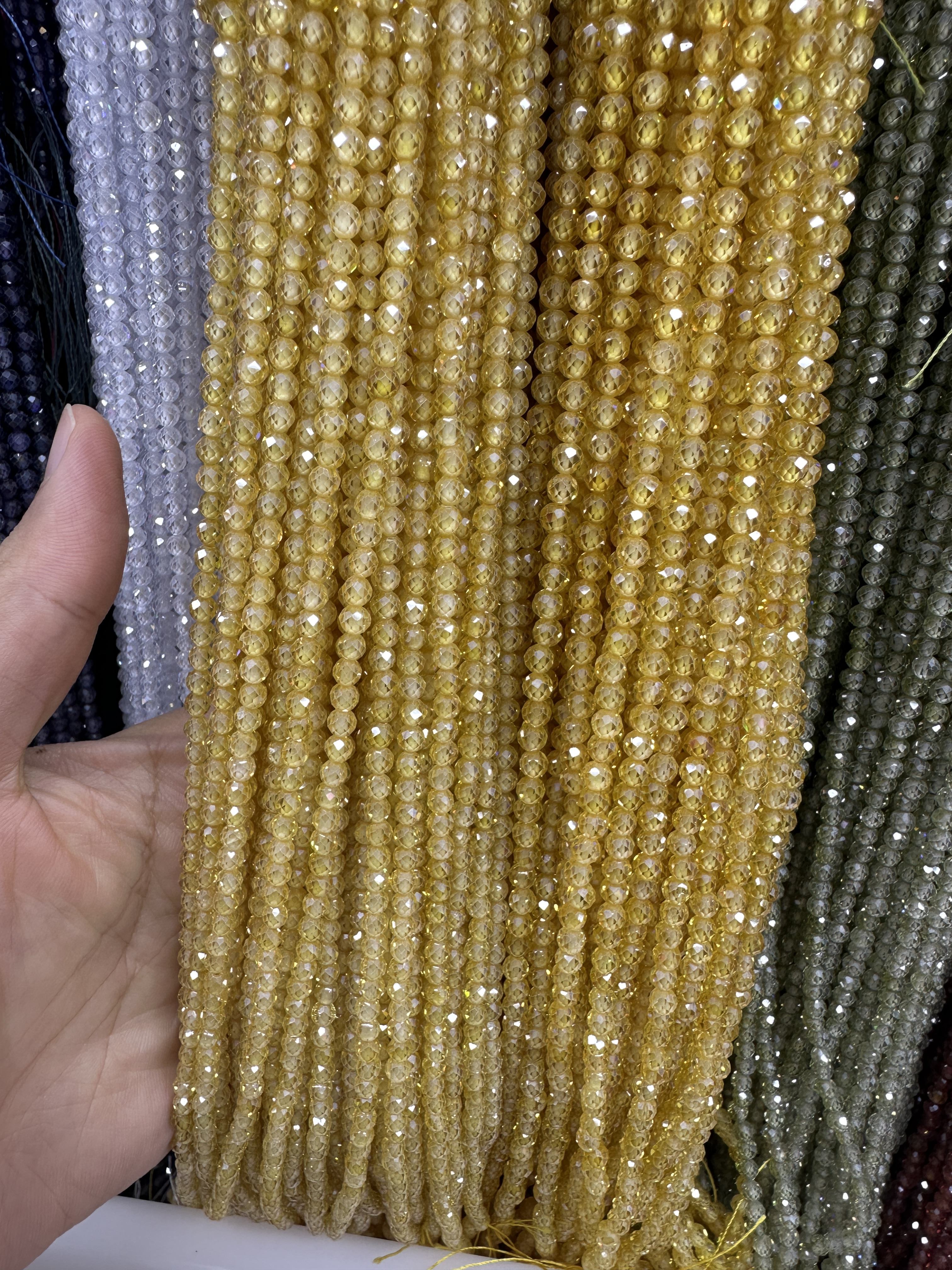 สีเหลือง