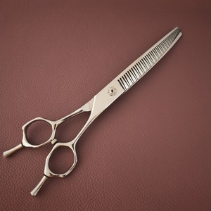 Tijeras para mascotas Mgy de 7 pulgadas con dientes irregulares para el aseo del pelo de perros, material de acero inoxidable 440C - Product Image 1
