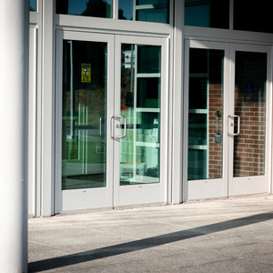 Portes battantes modernes à <span class=keywords><strong>double</strong></span> battant en verre trempé insonorisé, coulissantes en aluminium pour entrée intérieure, jardin, salle à manger, supermarché, salon - Product Image 5