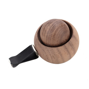 Diffuseur de parfum pour voiture en bois personnalisé, clip pour aérateur de voiture - Product Image 1