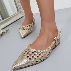 Sandali Eleganti da Donna Color Oro con Punta Affusolata e Cinturino Regolabile, Modello Slingback con Dettagli Traforati in Rete per l'Estate - Product Image 1