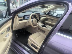 AITO M5 Extended-Range Ultra SUV 4x4 Usato 2025 viola su sfondo albicocca - Product Image 5