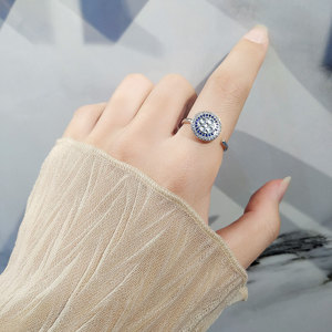 Anillo <span class=keywords><strong>de</strong></span> extremo abierto <span class=keywords><strong>de</strong></span> circonita azul y blanca Nicho Minimalista Spinning Anti <span class=keywords><strong>Ansiedad</strong></span> Anillos <span class=keywords><strong>de</strong></span> mujer - Product Image 2