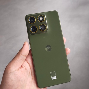 Teléfono Inteligente Motorola Moto Edge 70 X70 Air 5G, ROM Global, Pantalla OLED Curva de 6.7'' y 120Hz, Snapdragon 7 Gen 4, 4800mAh - Product Image 4