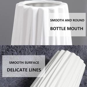 Vente chaude Moderne Art Artisanat Blanc Décor De Mariage En Céramique Grand Sol Vase Simple <span class=keywords><strong>Origami</strong></span> Conception En Céramique Fleur Vase Meilleur Cadeau - Product Image 6
