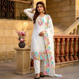 Magnifique ensemble Salwar Kameez indien en soie pour femme PinkCityBlocks, style Punjabi Kurti, pantalon et dupatta, taille naturelle, effet froissé - Product Image 1