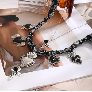 Collar de Cadena Plateada Gótica Retro de Moda Asu con Múltiples Dijes de Corazón Sagrado, Joyería Religiosa Vintage al por Mayor para Mujer - Product Image 6