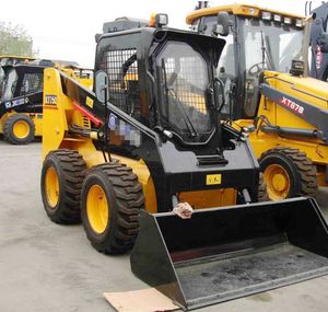 سعر رخيص XT750 50kW <span class=keywords><strong>Skid</strong></span> صغير مع مرفق قاطع الجليد وسعة دلو 0.6m ³ - Product Image 3