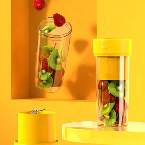 Taza de jugo multifuncional Diseño simple Taza de jugo Oficina en casa Estudiantes Madre y bebé Taza de fruta de carga USB portátil - Product Image 4